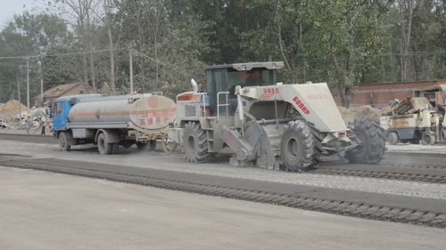 WR2300L，G311國道河南永城段水穩路基冷再生